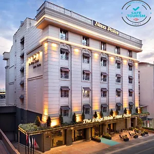 The Wings Neva Hotel
